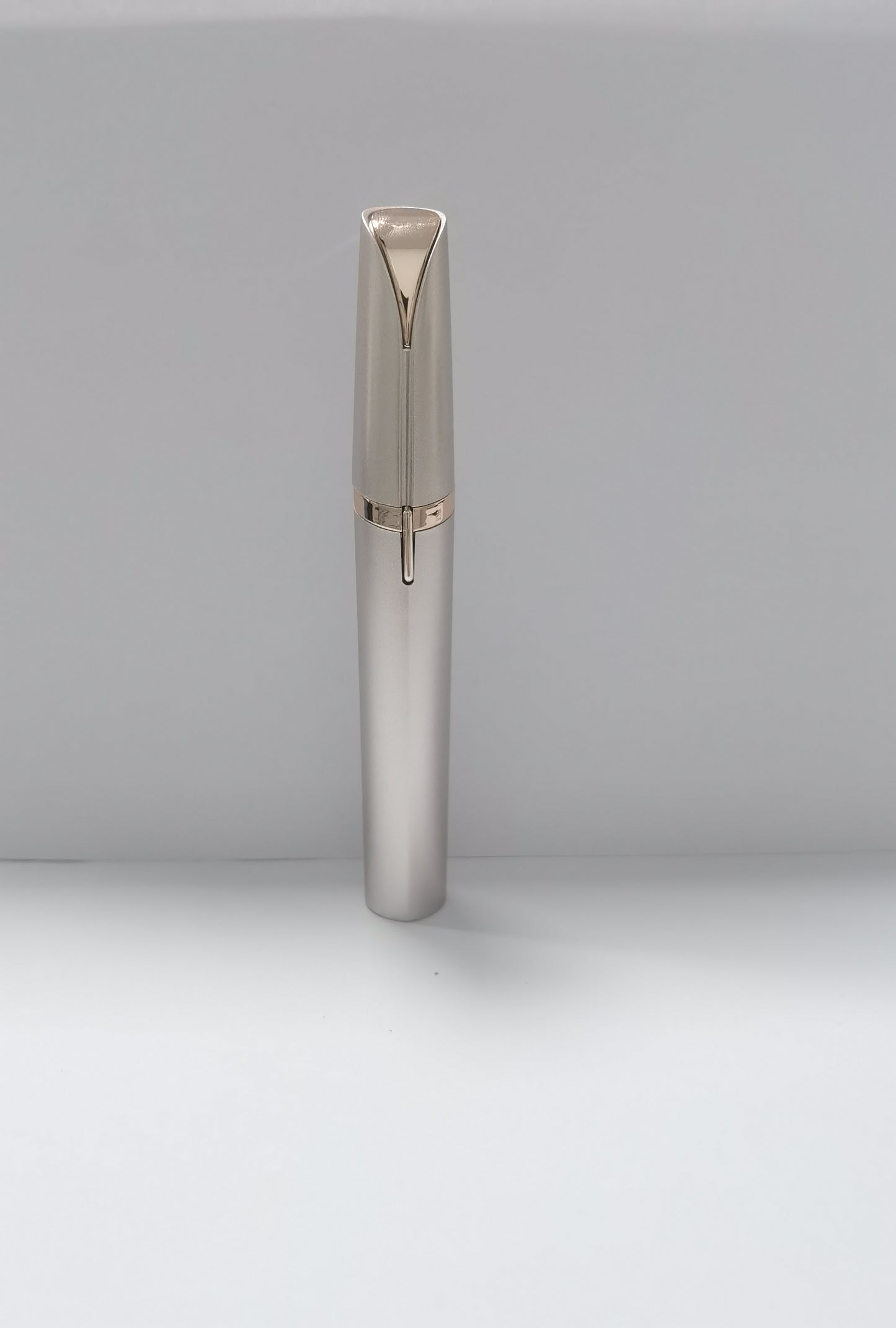 LED Precision Brow & Facial Touch-Up Trimmer