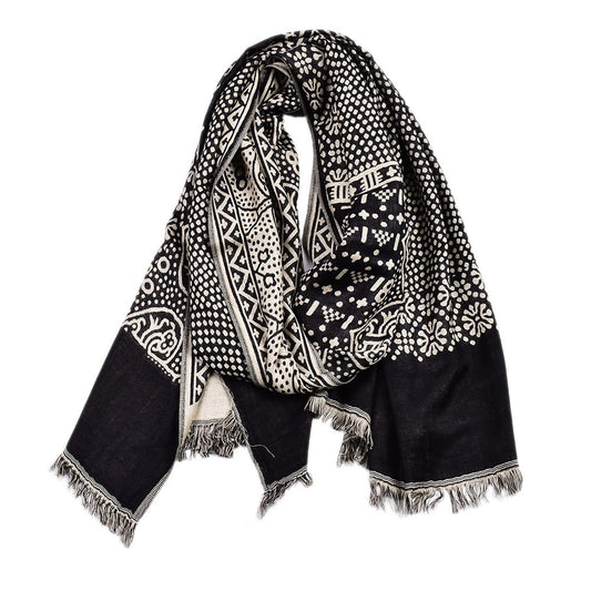 Yarn-Dyed Jacquard Totem Scarf