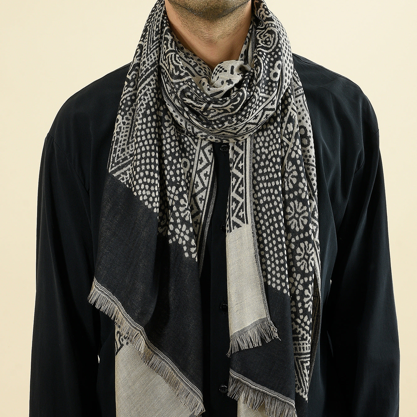 Yarn-Dyed Jacquard Totem Scarf